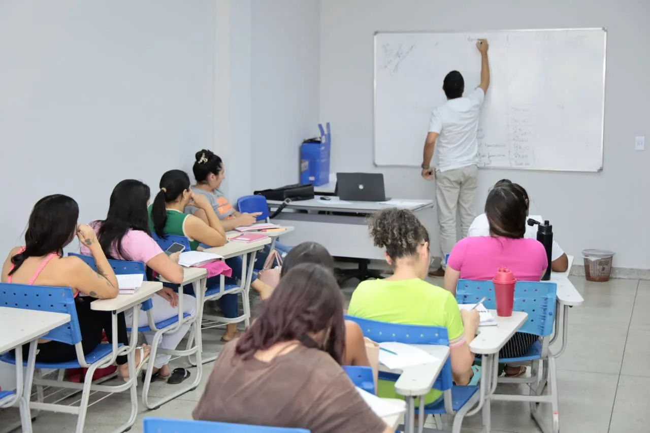 Aparecida abre inscrições para cursos gratuitos de Design de Sobrancelha, Massagem e Doces de Páscoa