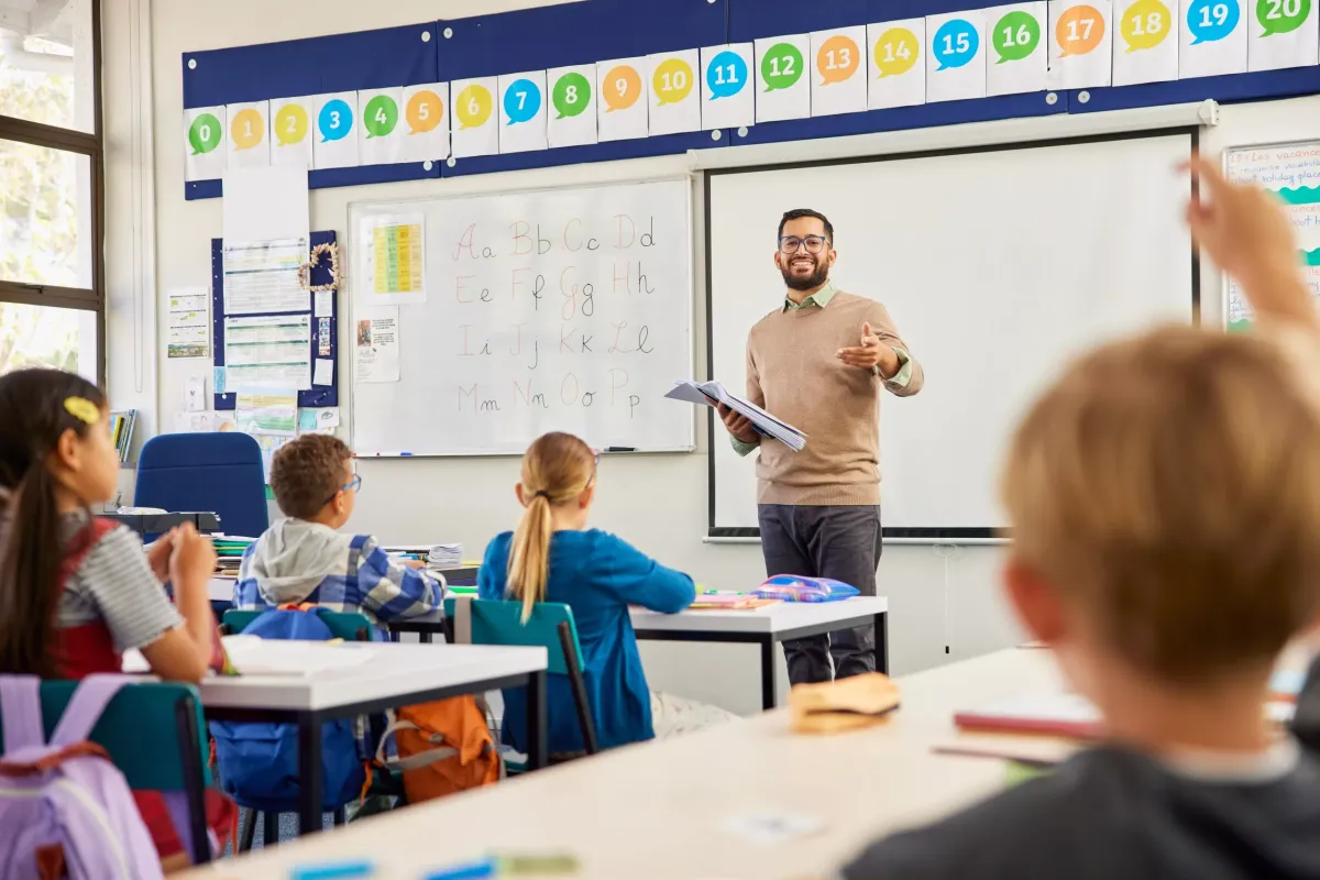 Crise no Ensino Superior: O desafio dos 'profissionais de tela' e o papel da IA no mercado de 2026