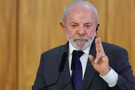 Lula rebate EUA e garante: "Ninguém vai fazer a gente mudar o Pix"